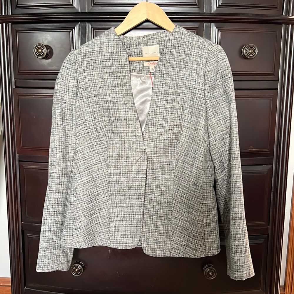 The Limited Scandal collection black and white tweed blazer. Size M, Worn 1x